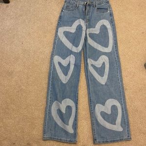 Women’s baggy jeans with designs